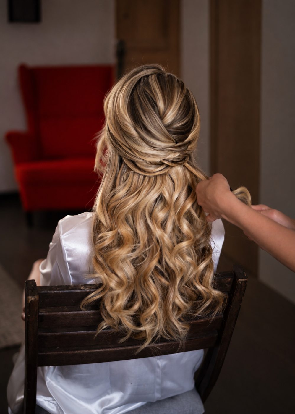 Bridal hairstyle by Nikoleta Makeup & Team, photo 2