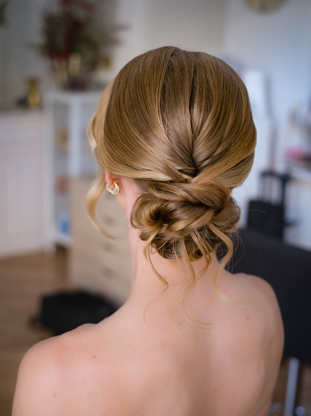 Bridal hairstyle by Nikoleta Makeup & Team, photo 6