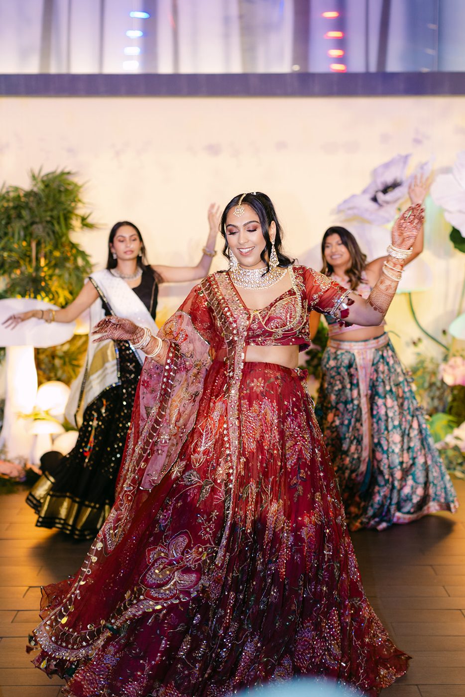 Indian bridal hair and makeup by Nikoleta Makeup & Team, photo 3